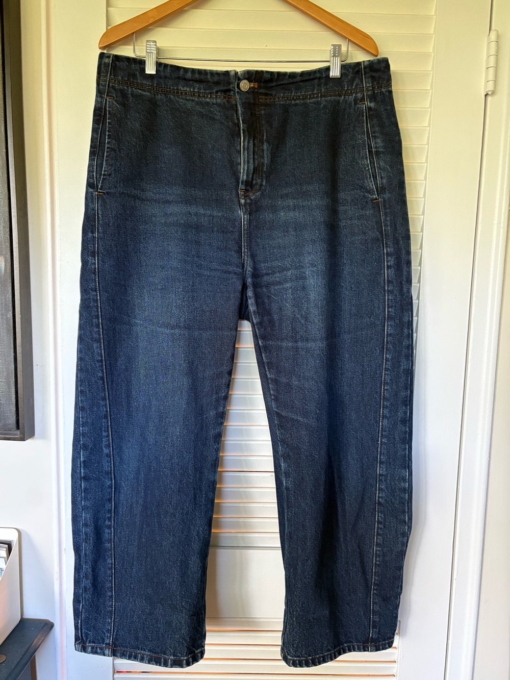 Great pair of ROUCHA Dark Blue Barrel Leg Jeans, 10-14.